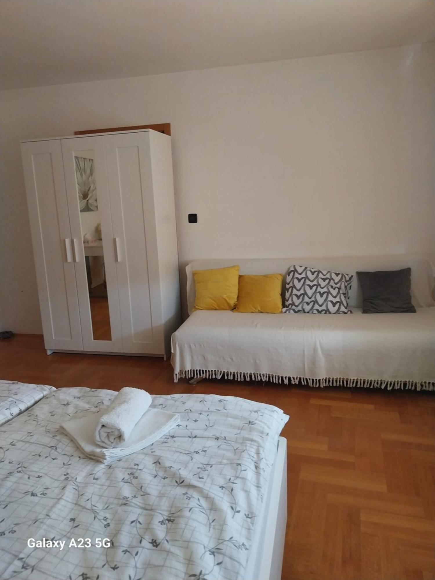Apartman Bloom Osijek Extérieur photo