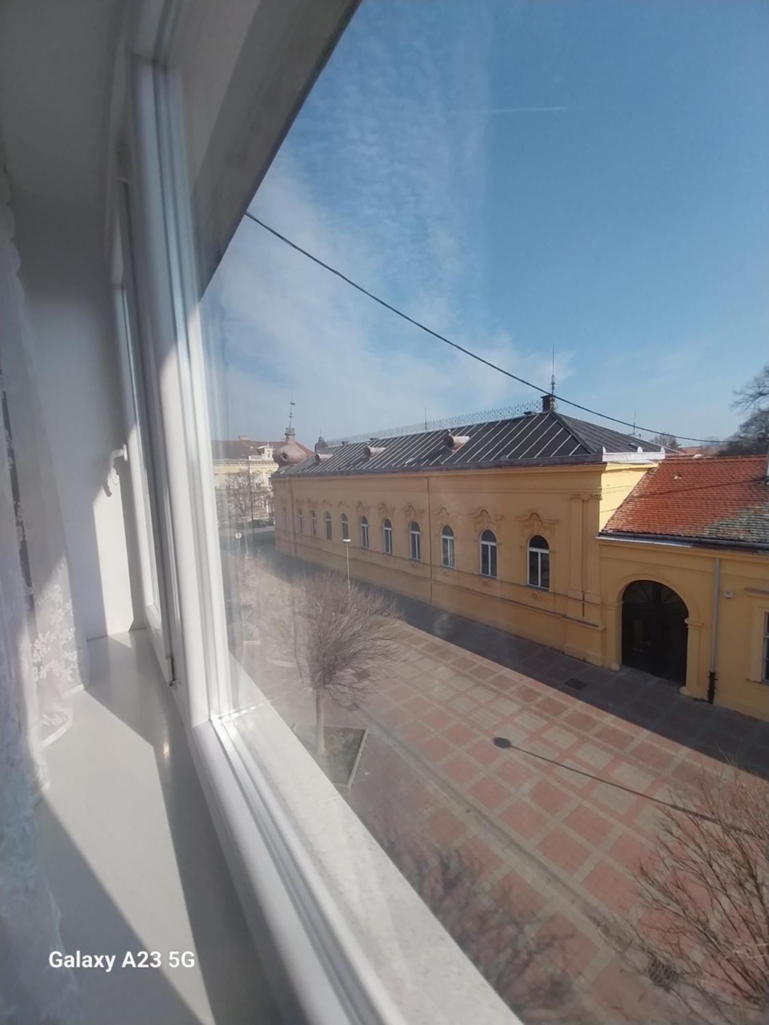 Apartman Bloom Osijek Extérieur photo